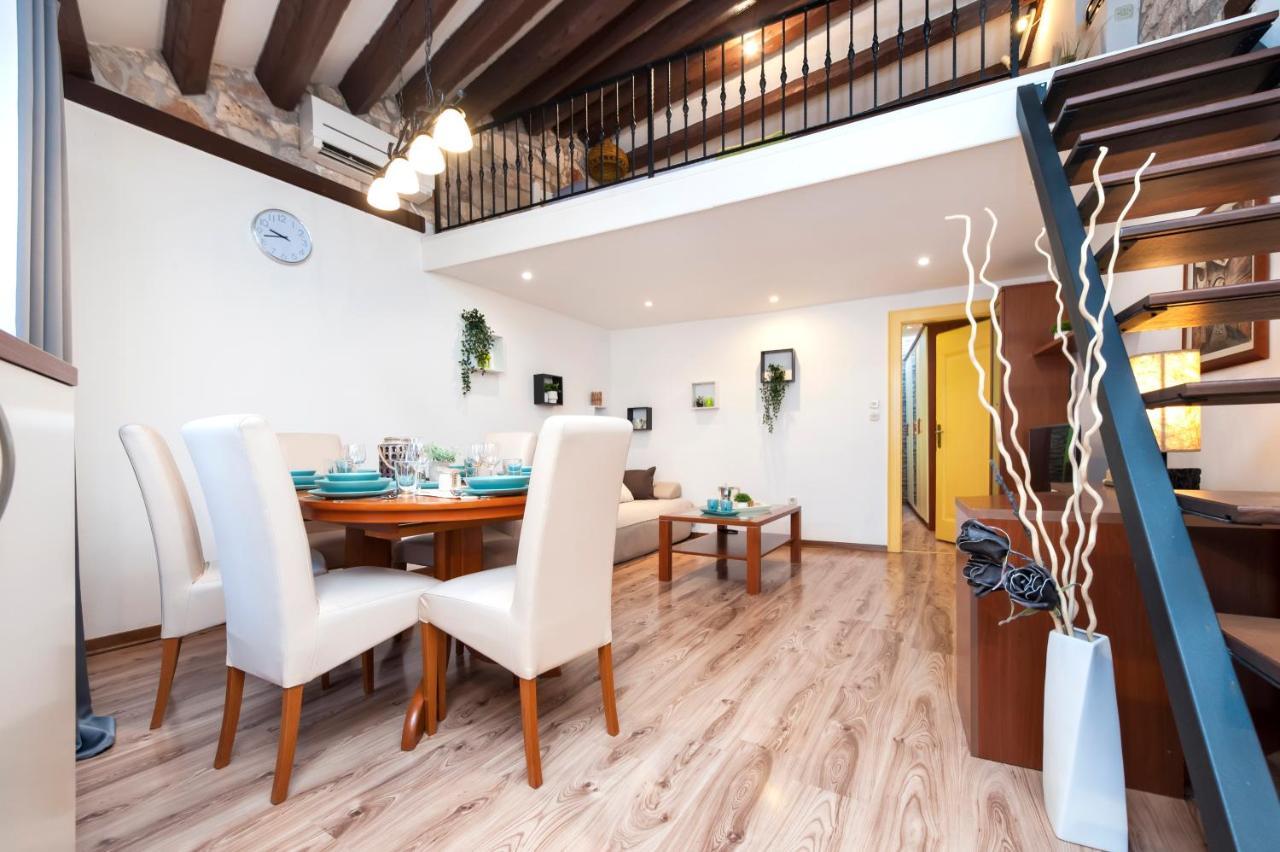 Ap Downtown Apartment Ровинь Экстерьер фото